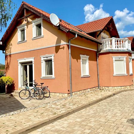 Bikeaway Guesthouse Kereki 外观 照片